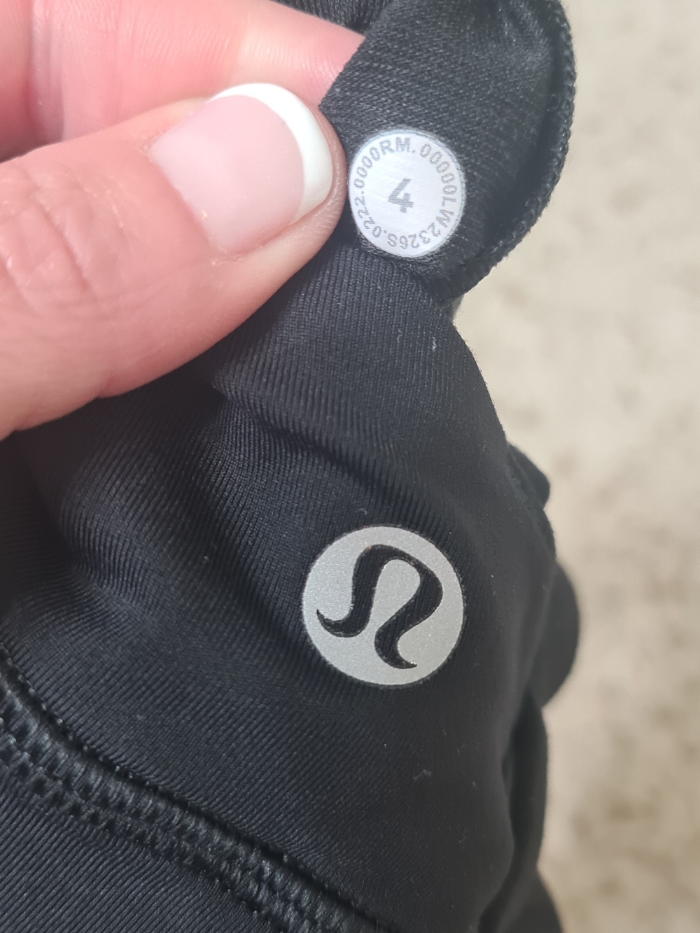 lululemon athletica Black Strappy Crossback Sports Bra Size 4 - Picture 3 of 3